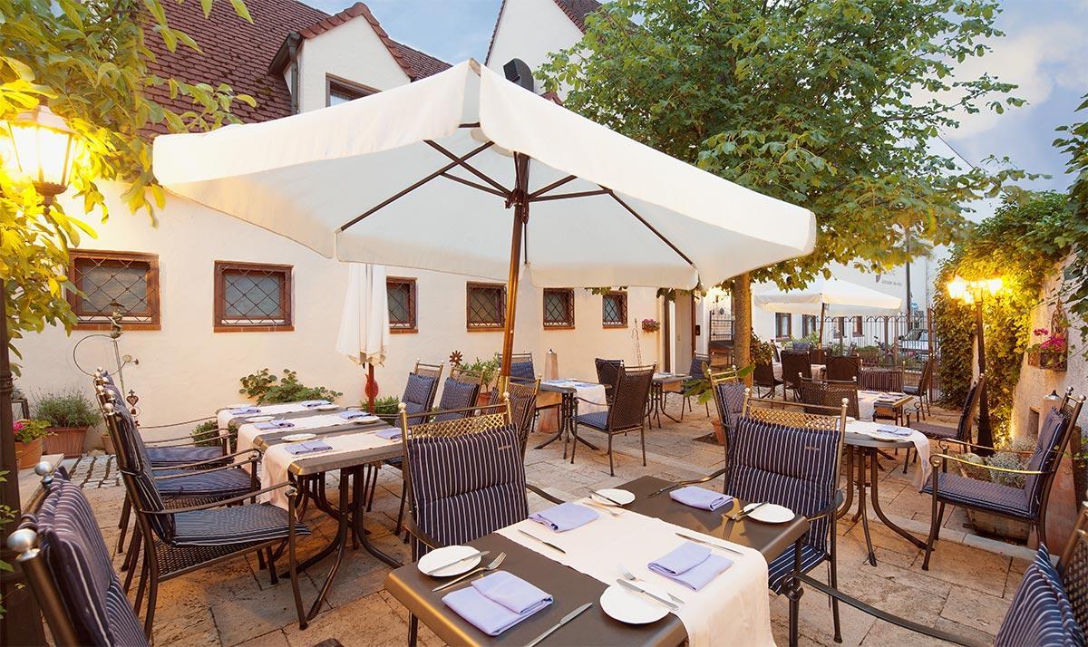 Hotel & Restaurant Zur Glocke Hochstadt an der Donau Exterior photo